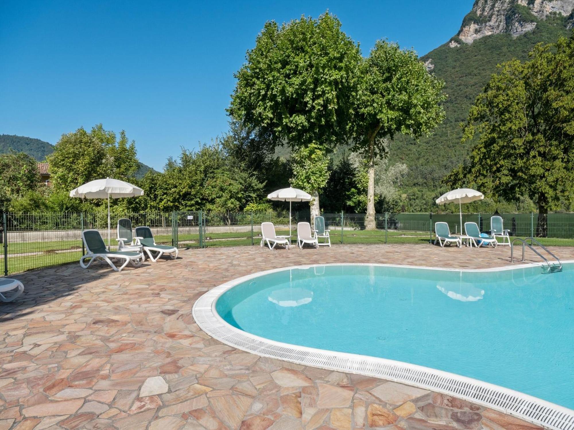 Spacious Apartment In Idro With Shared Pool Crone Bagian luar foto