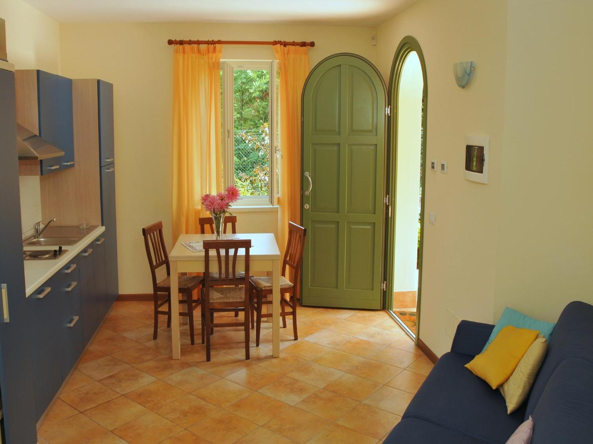Spacious Apartment In Idro With Shared Pool Crone Bagian luar foto