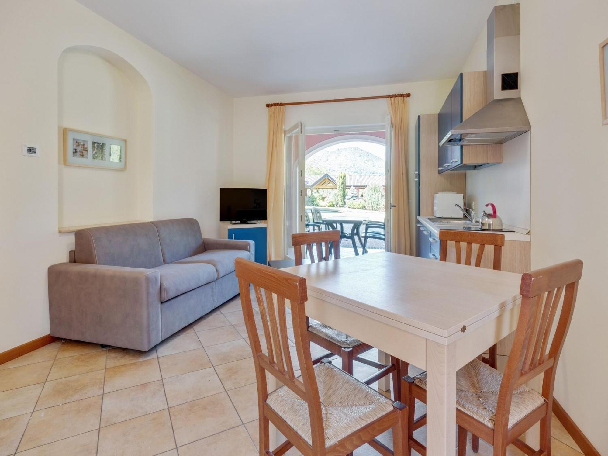 Spacious Apartment In Idro With Shared Pool Crone Bagian luar foto