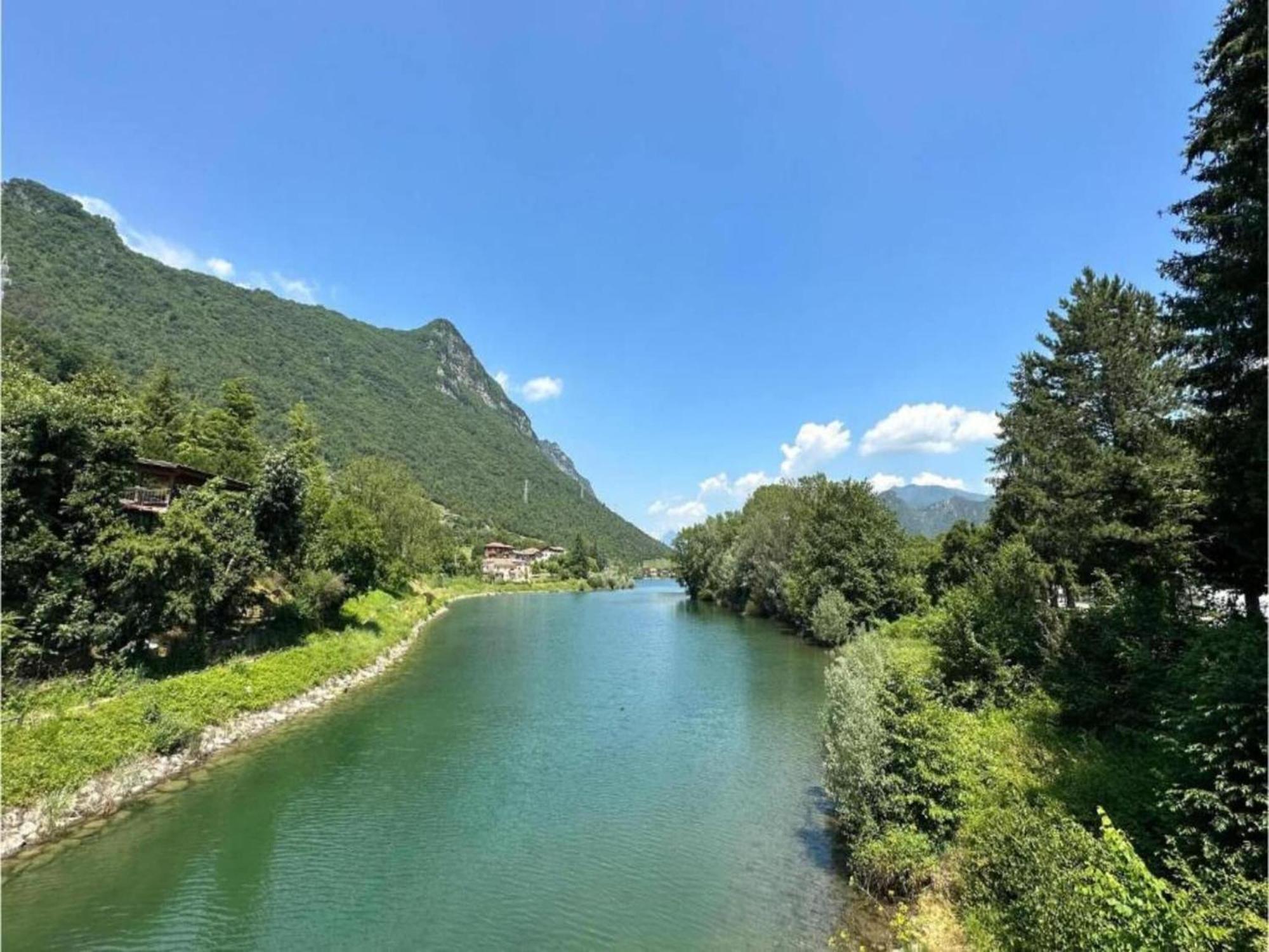 Spacious Apartment In Idro With Shared Pool Crone Bagian luar foto